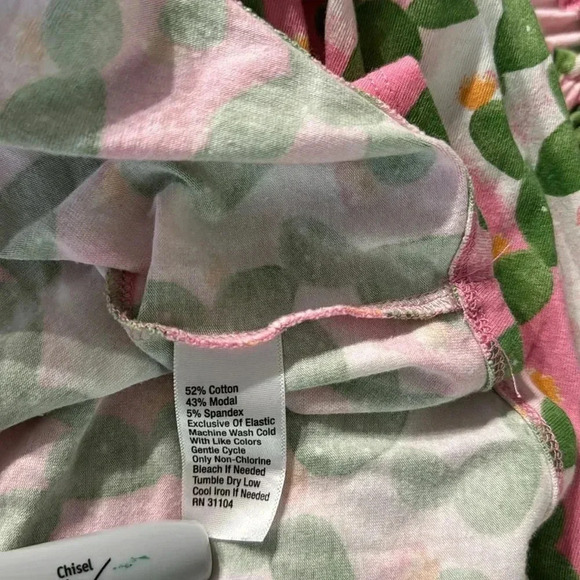 Crown & Ivy pink/green 3/4 bell sleeves size large - Picture 6 of 7